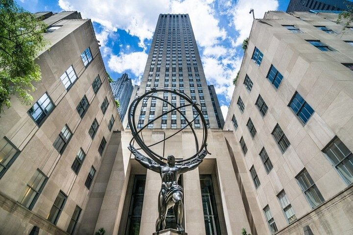 Experience the grandeur of Rockefeller Center where stunning architecture meets remarkable artistry inviting exploration through its historical roads and lush gardens perfect for all curious minds.